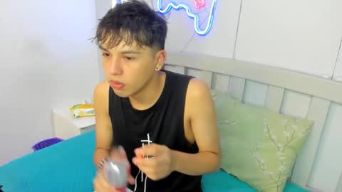 Stiwen online show from 11/11/25, 12:16