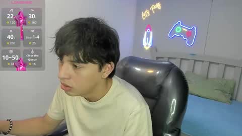 Stiwen online show from 12/18/25, 07:42