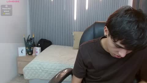Snapshot of stiwentwink chatting on 06/19/26, 05:50 Stiwen online show from 06/19/26, 05:50