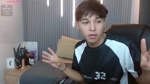 Snapshot of stiwentwink chatting on 07/04/26, 01:06 Stiwen online show from 07/04/26, 01:06