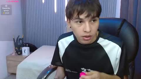 Snapshot of stiwentwink chatting on 07/15/26, 01:05 Stiwen online show from 07/15/26, 01:05