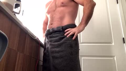 stlhotwifeguy online show from 12/05/24, 02:33