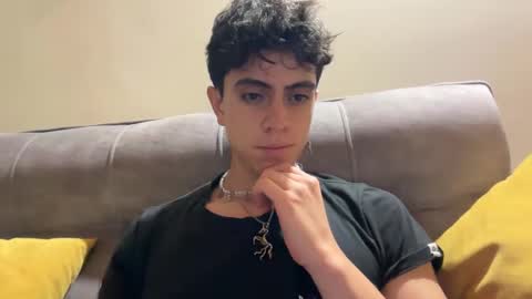 Snapshot of stolas_ying chatting on 02/14/26, 01:13 Stolas online show from 02/14/26, 01:13