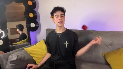 Snapshot of stolas_ying chatting on 02/22/26, 12:45 Stolas online show from 02/22/26, 12:45