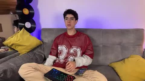 Snapshot of stolas_ying chatting on 02/24/26, 11:25 Stolas online show from 02/24/26, 11:25