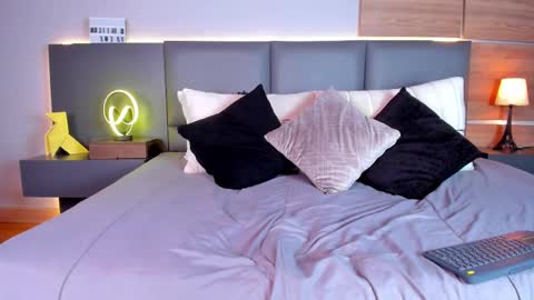 Stone Lee  online show from 02/23/25, 06:49