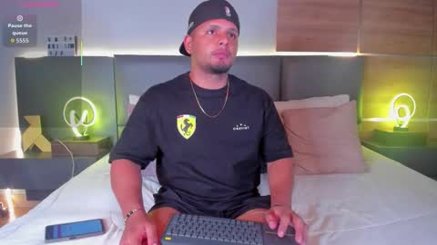 Stone Lee  online show from 09/16/25, 01:50