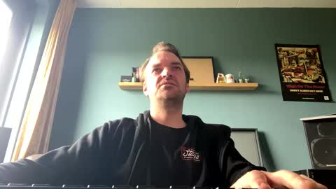 Snapshot of stonednboner chatting on 10/18/25, 01:45 Stonerboner online show from 10/18/25, 01:45