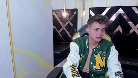 Snapshot of stonne69 chatting on 02/25/25, 06:53 stonne69 online show from 02/25/25, 06:53