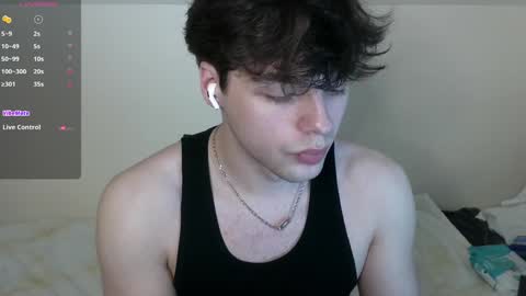 Snapshot of str11111 chatting on 02/26/25, 01:43 str11111 online show from 02/26/25, 01:43