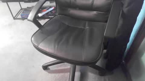 Snapshot of str8shooter11 chatting on 02/06/25, 12:16 str8shooter11 online show from 02/06/25, 12:16