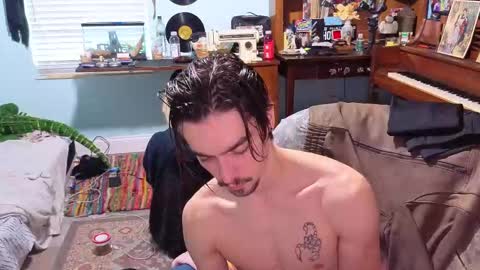 Snapshot of str8whiteboy21 chatting on 10/15/25, 07:47 str8whiteboy21 online show from 10/15/25, 07:47