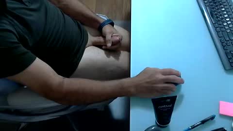 Snapshot of straight51guy chatting on 10/27/25, 10:52 straight51guy online show from 10/27/25, 10:52