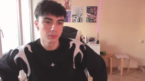 Snapshot of stralght_twinks chatting on 01/20/25, 08:09 Ray online show from 01/20/25, 08:09