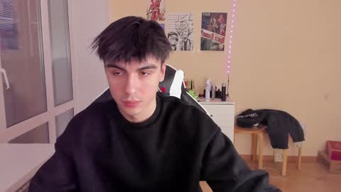 Snapshot of stralght_twinks chatting on 02/06/25, 02:48 Ray online show from 02/06/25, 02:48