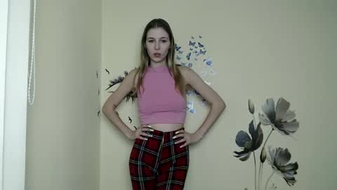 Amalia online show from 12/16/24, 01:43