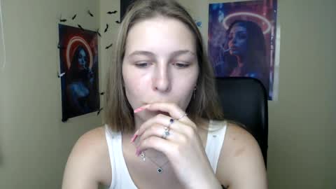 Snapshot of stranger_giirl chatting on 08/04/26, 05:54 Amalia online show from 08/04/26, 05:54