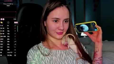 Laura online show from 02/16/25, 07:48