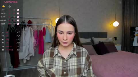 Laura online show from 02/12/26, 01:33