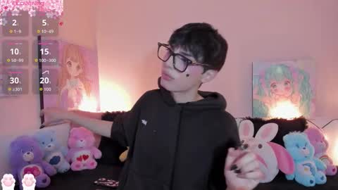 strawberry_kitty_ online show from 02/15/26, 07:05