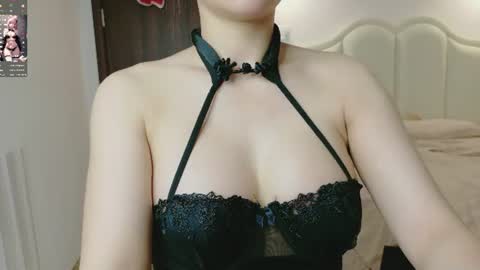 Snapshot of strawberry_loveee chatting on 07/03/26, 09:48 strawberry_loveee online show from 07/03/26, 09:48