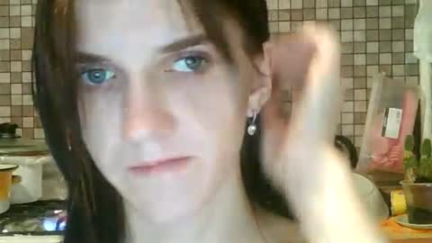 Strawberry Storm online show from 10/22/25, 08:08