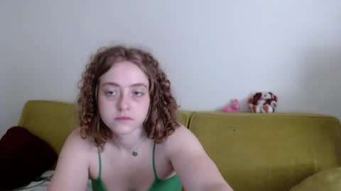 Snapshot of strawberrylotsacake chatting on 04/29/26, 02:43 Strawberrylotsacake online show from 04/29/26, 02:43