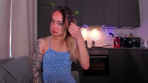 Tati and Lola online show from 11/12/25, 12:05