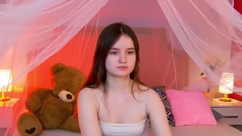 Snapshot of strawbunnybite chatting on 06/20/26, 02:53 Bunny online show from 06/20/26, 02:53