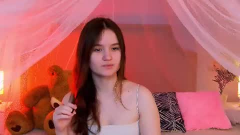 Snapshot of strawbunnybite chatting on 06/25/26, 02:32 Bunny online show from 06/25/26, 02:32
