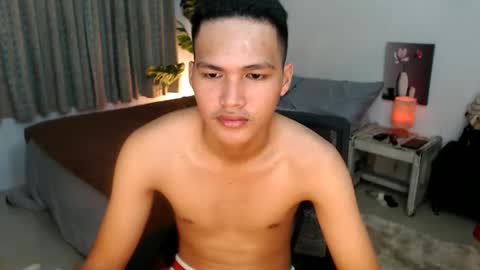 Snapshot of strawhot_joey chatting on 03/14/26, 02:44 JOEY online show from 03/14/26, 02:44