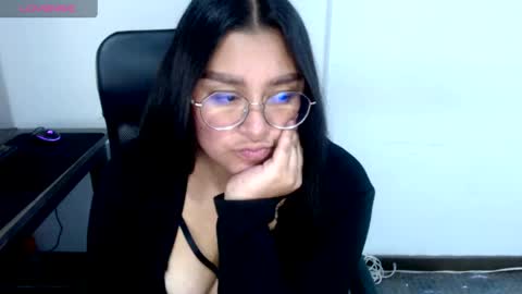 strawlux online show from 04/01/26, 04:35