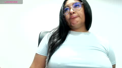 strawlux online show from 04/14/26, 06:19