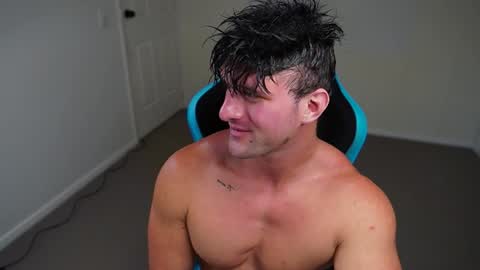 Snapshot of streatmeat chatting on 01/13/25, 10:56 streatmeat online show from 01/13/25, 10:56