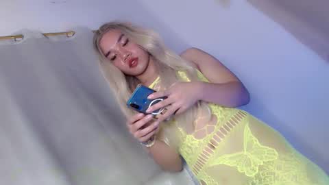 Snapshot of streetlustgirl chatting on 12/13/24, 03:16 lexie online show from 12/13/24, 03:16