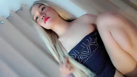 Snapshot of streetlustgirl chatting on 02/23/25, 01:35 lexie online show from 02/23/25, 01:35