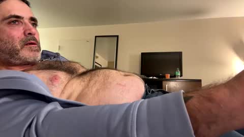 Snapshot of strictdaddy13 chatting on 10/14/25, 05:52 strictdaddy13 online show from 10/14/25, 05:52