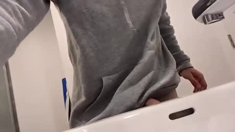 Snapshot of strikout1 chatting on 11/01/25, 11:51 strikout1 online show from 11/01/25, 11:51