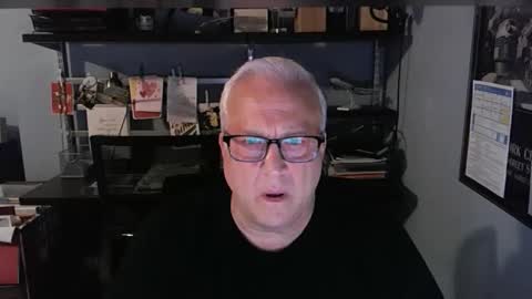 Snapshot of strkgforyou chatting on 10/19/25, 05:46 Stroking For You online show from 10/19/25, 05:46