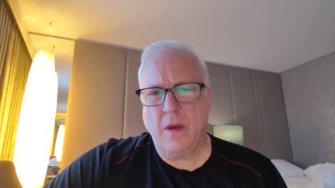 Snapshot of strkgforyou chatting on 10/24/25, 10:22 Stroking For You online show from 10/24/25, 10:22