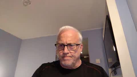 Snapshot of strkgforyou chatting on 10/28/25, 09:39 Stroking For You online show from 10/28/25, 09:39