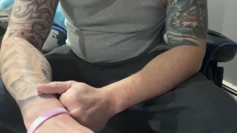 stroking33again online show from 12/01/25, 02:22