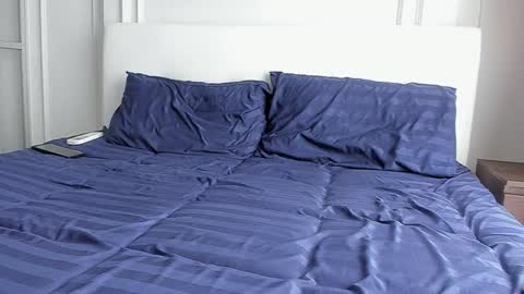 Strong Arni online show from 12/14/25, 04:40