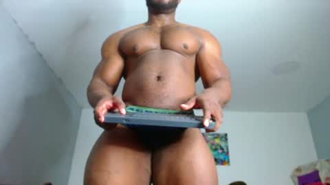 strong_george1 online show from 12/19/24, 12:02