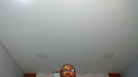 strong_george1 online show from 02/23/25, 10:09