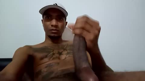 Snapshot of stronganddelicious chatting on 11/17/25, 06:19 stronganddelicious online show from 11/17/25, 06:19