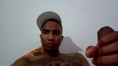 Snapshot of stronganddelicious chatting on 11/21/25, 05:06 stronganddelicious online show from 11/21/25, 05:06