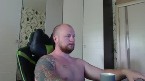 Snapshot of strongass18 chatting on 06/16/26, 09:01 Alex online show from 06/16/26, 09:01