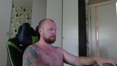 Snapshot of strongass18 chatting on 06/19/26, 07:34 Alex online show from 06/19/26, 07:34