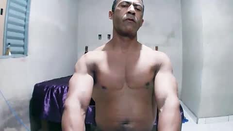 Snapshot of strongdaddyfantastic chatting on 04/26/26, 06:22 strongdaddyfantastic online show from 04/26/26, 06:22